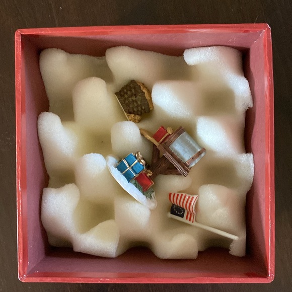 Mailbox, Flag and Basket of Wood - Folk Art Villages Christmas Tea Shoppe - Picture 7 of 8